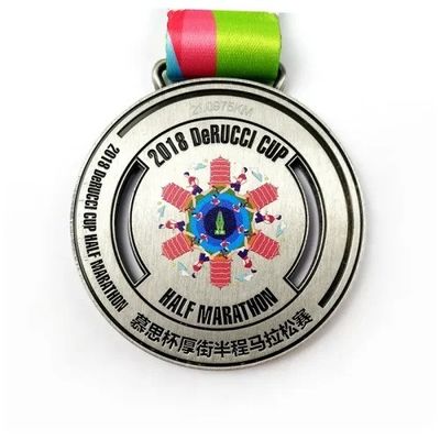comprar Medalla de carrera personalizada de 70 mm / Medalla de plata antigua en relieve 3D Fabricación en línea