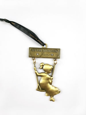 comprar Experimenta la nostalgia y la maravilla con el Swing del soñador Cirque du Soleil Imaginación Ornamento acabado de metal personalizable Fabricación en línea