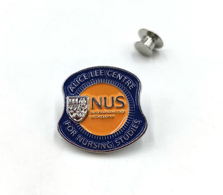 comprar Estudios de enfermería personalizados Emblema de la universidad de Enamel suave para el reconocimiento profesional Fabricación en línea