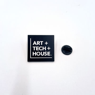 comprar Artechouse Enamel Pin celebra la fusión del arte y la tecnología Fabricación en línea