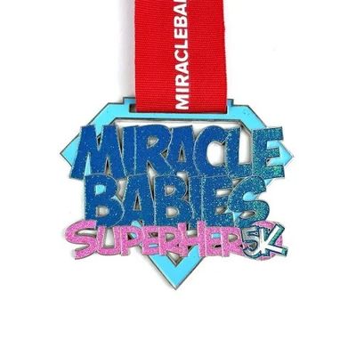 Medallas de esmalte suave con cinta en varias formas